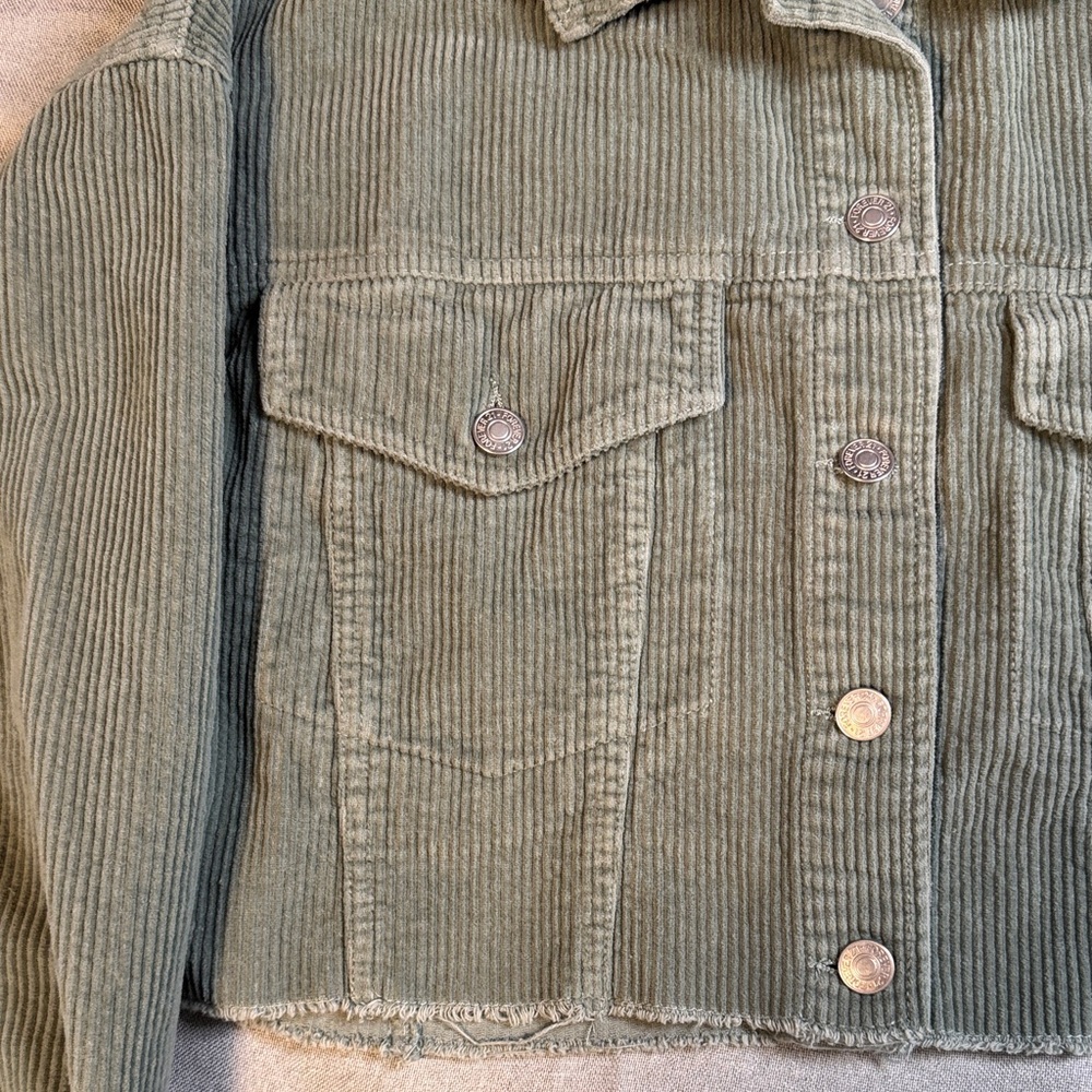 Forever 21 Cropped Corduroy Jacket in Sage - Picture 3 of 6